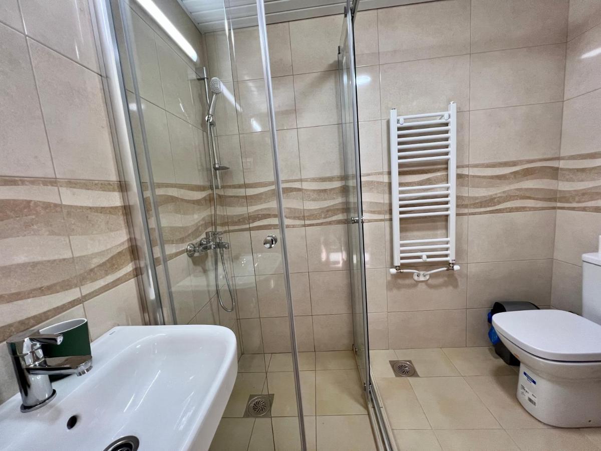 Sara'S Apartment Cozy And Close To Center With Private Parking Скопие Екстериор снимка