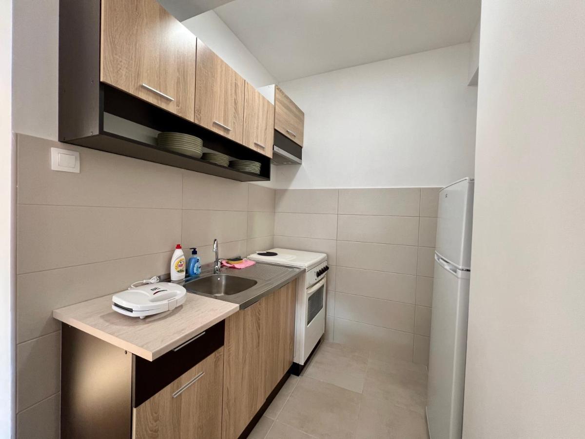 Sara'S Apartment Cozy And Close To Center With Private Parking Скопие Екстериор снимка