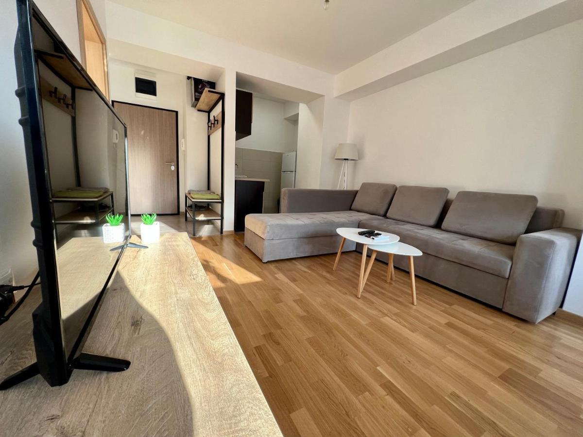 Sara'S Apartment Cozy And Close To Center With Private Parking Скопие Екстериор снимка
