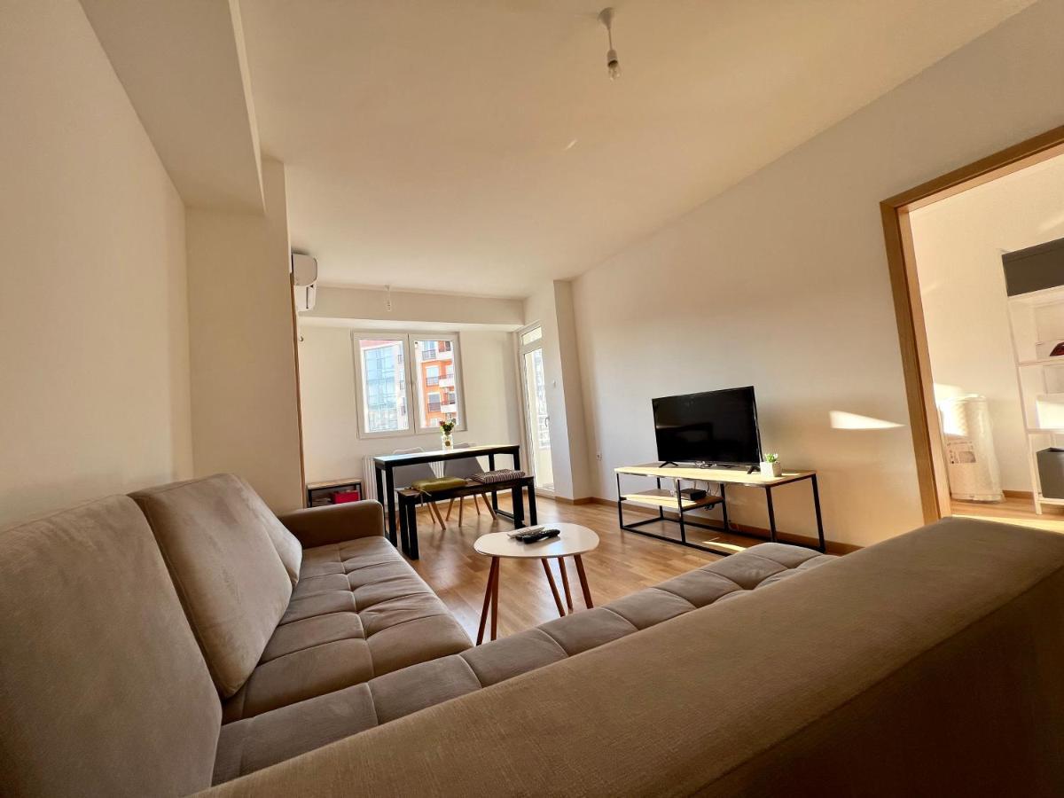 Sara'S Apartment Cozy And Close To Center With Private Parking Скопие Екстериор снимка