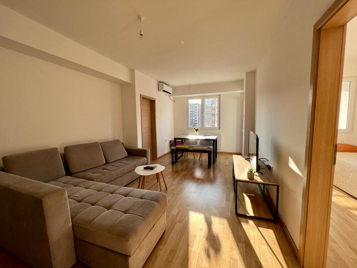 Sara'S Apartment Cozy And Close To Center With Private Parking Скопие Екстериор снимка